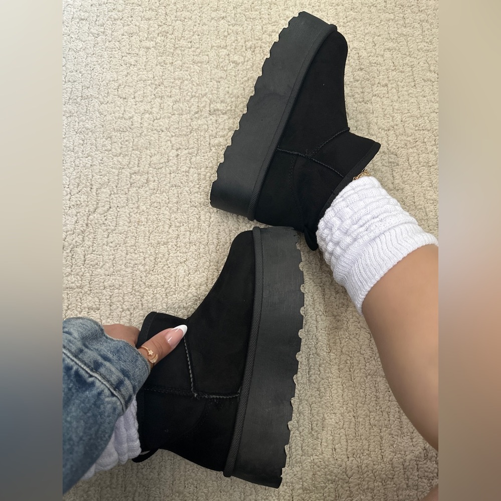 🖤 NWT Black Mini Platform Faux Fur Lined Booties | Cozy Platform Slipper Boots